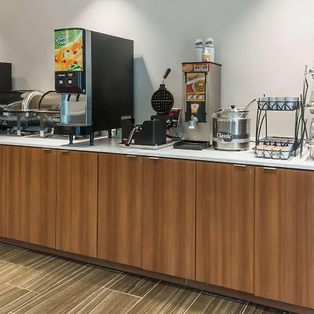 Microtel Inn & Suites By Wyndham Altoona-3